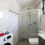 Nick&helen Apartment *