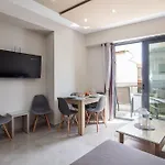 Nick&helen Apartment