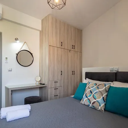 Nick&helen Apartment