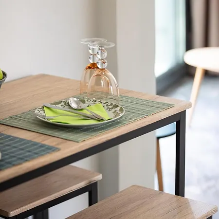 Nick&helen Apartment