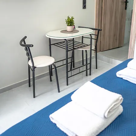 Nick&helen Apartment