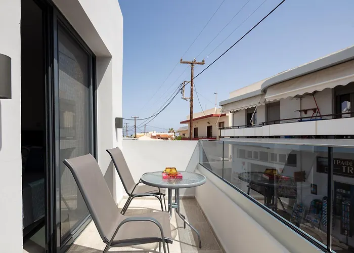 Nick And Helen * Rethymno