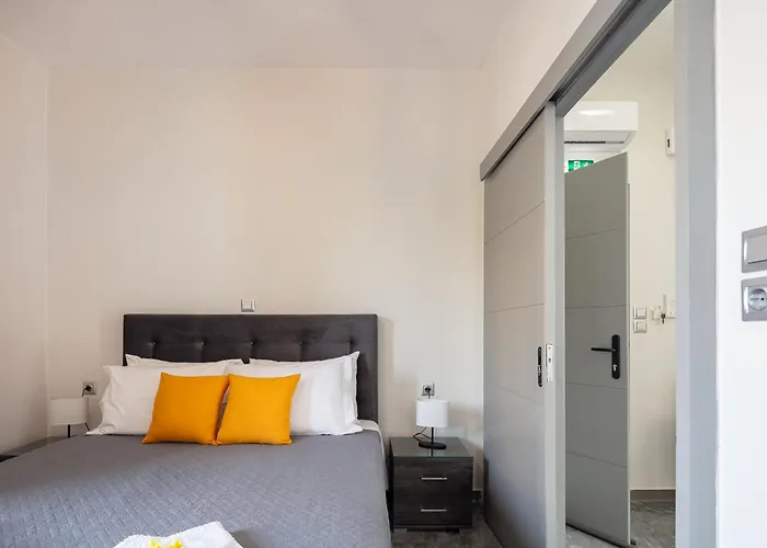 Nick And Helen * Rethymno