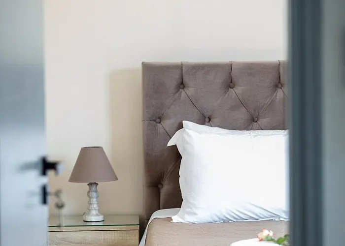 Nick And Helen * Rethymno